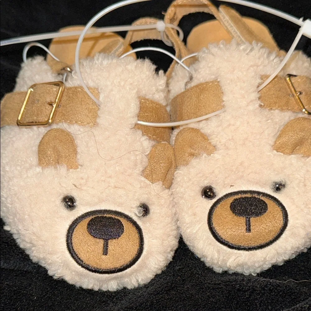 Sugar Fuzzy Bear Kids Mule Slippers in Cream and Tan NWT Sz 9